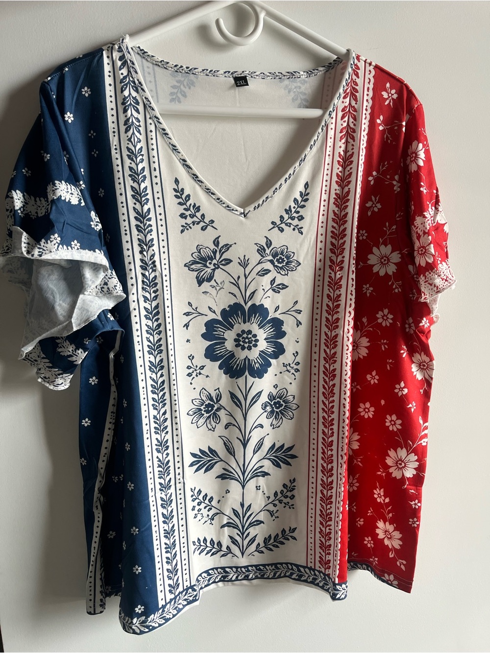 Floral Bandana Print V-Neck Long Sleeve Tee - Red, White & Blue